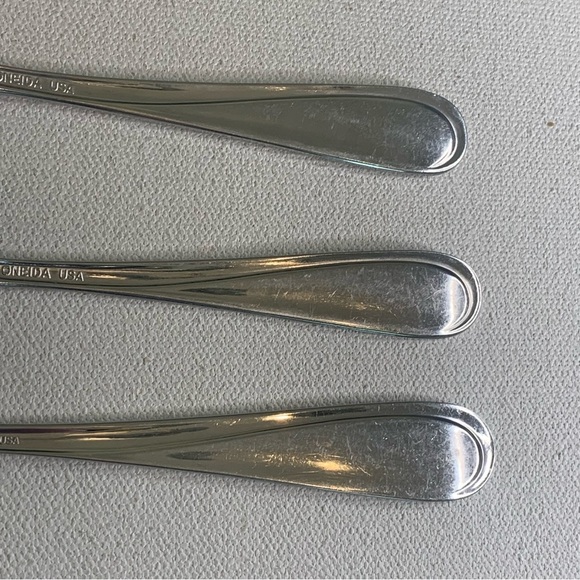 Oneida USA Flight Reliance Stainless Steel 4 Piece 1 Knife 1 Forks 2 Spoons Set - Picture 10 of 11